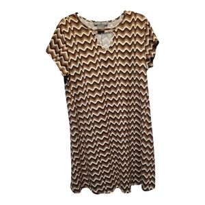 Lark + Grey Casual Brown and White Chevron V-Neck Mini Dress - Size M